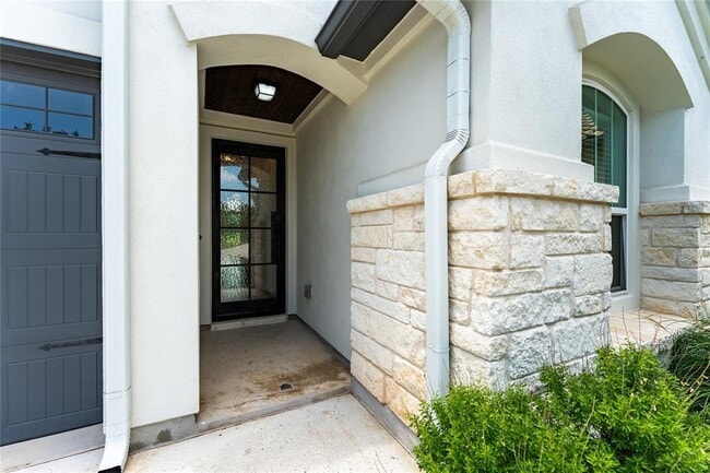 Building Photo - 152 Limestone Dr