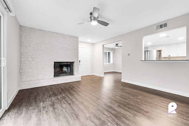 Building Photo - 1430 Redbud Trail