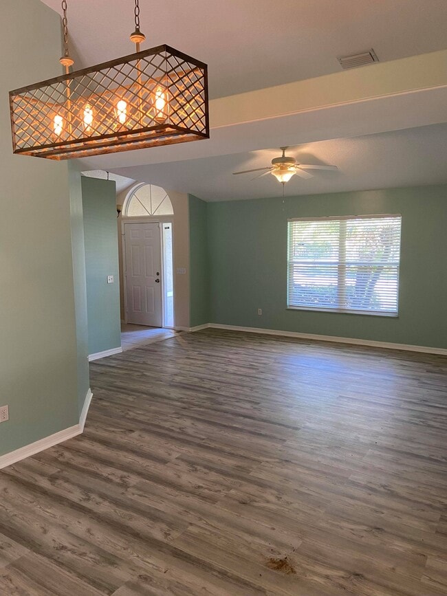 Building Photo - 4425 62nd Ct