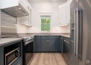 Building Photo - 732 Highland Ave
