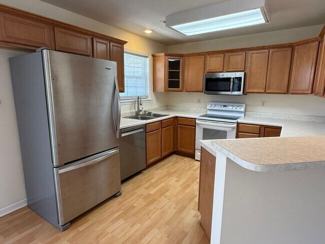 Building Photo - Spacious 3BR Home with Fenced Yard, 2-Car Garage & Great South Columbia Location