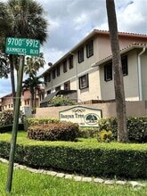 Building Photo - 9860 Hammocks Blvd