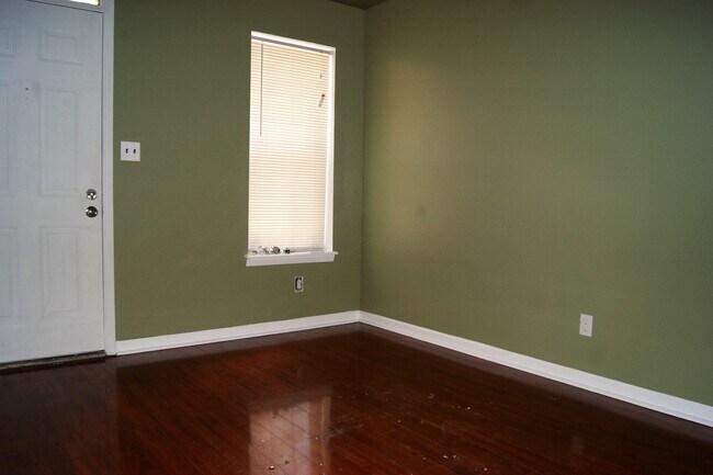 Foto del edificio - Charming 3 Bedroom/ 1 Bathroom Townhome in East Baltimore, MD!