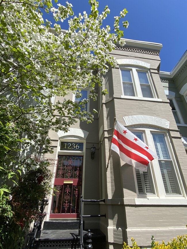 Photo - 1236 G St NE House