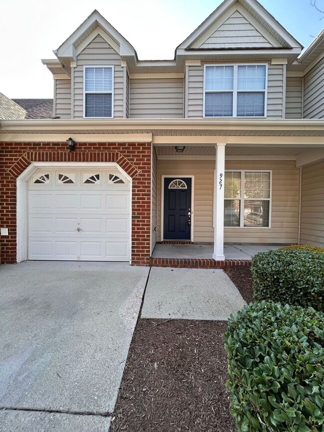 Building Photo - 927 Hunley Dr