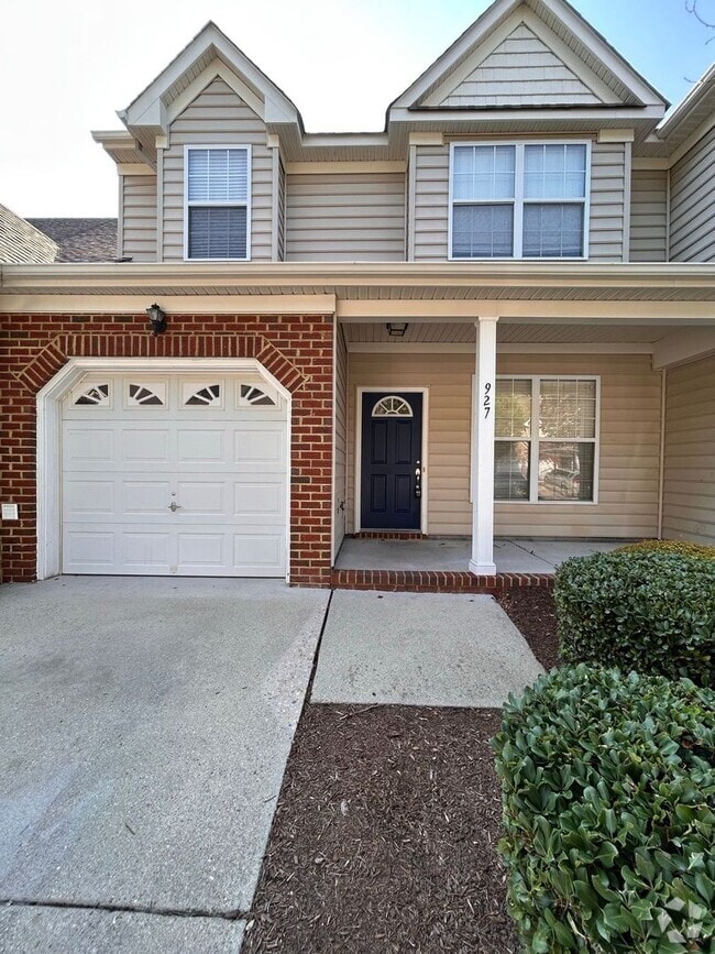 Building Photo - 927 Hunley Dr