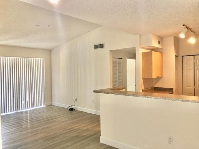 Building Photo - 8000 Nob Hl Rd