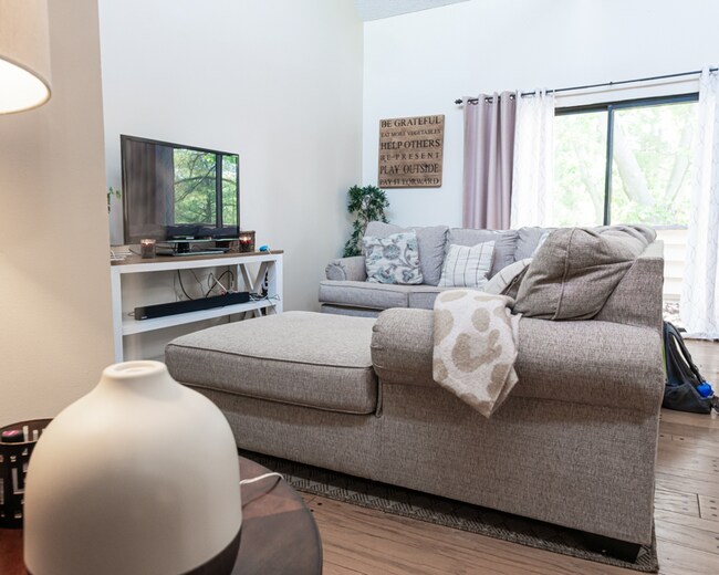 Foto del edificio - 10 Longstream Ct