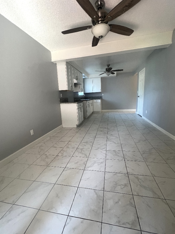 Building Photo - 900 S Highland Ave