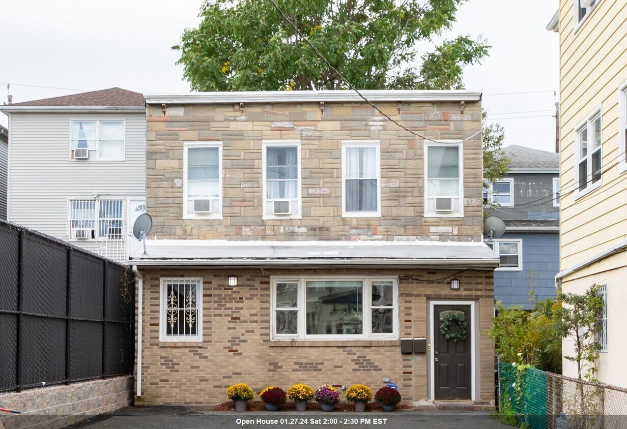 129 71st St, Guttenberg, NJ 07093 House Rental in Guttenberg, NJ