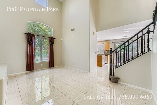Building Photo - 3440 Mountain Park St