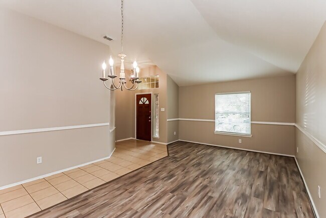 Foto del edificio - 7510 Braeberry Ct
