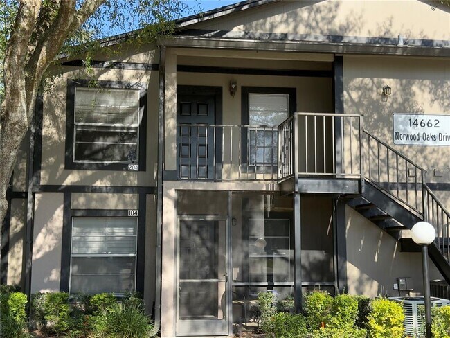 Foto del edificio - 14662 Norwood Oaks Dr