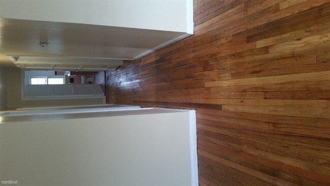 Foto del edificio - 12811 Abington Ave