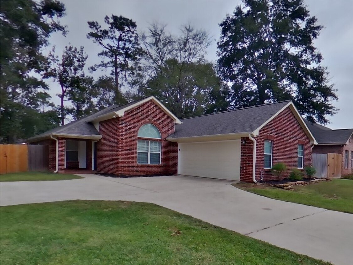 Foto principal - 729 Forest Ln Dr