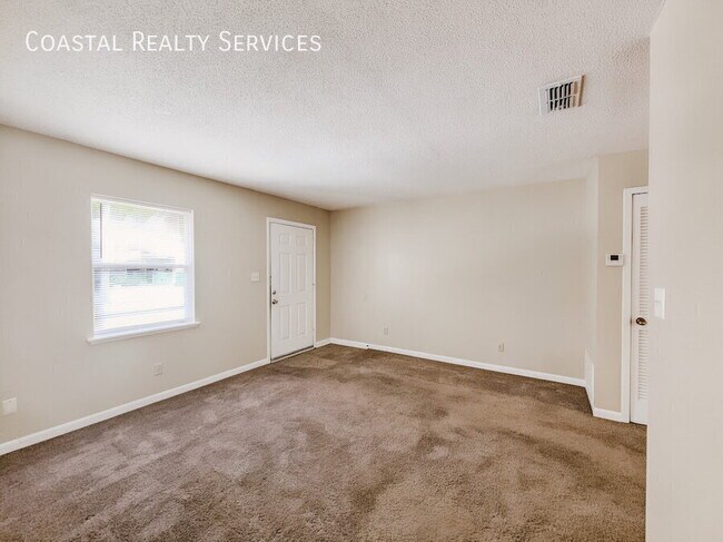 Foto del edificio - 208 Squirrel Haven Rd