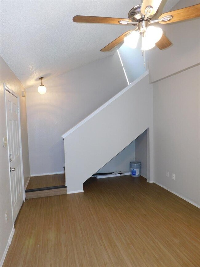 Foto del edificio - 2223 Katy Ln