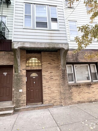 Building Photo - 551 Mercer St