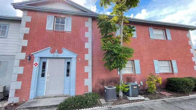 Stylish Remodeled 1BR Condo with Pool & Low HOA – Ideal Winter Park Investment - Stylish Remodeled 1BR Condo with Pool & Low HOA – Ideal Winter Park Investment