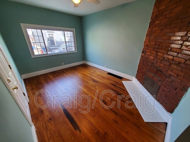Building Photo - 423 Pearl St