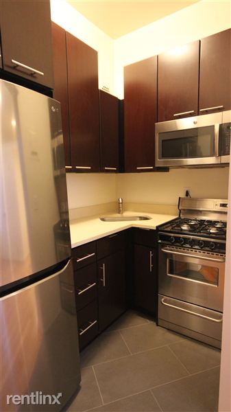 Building Photo - 105 W 86th St
