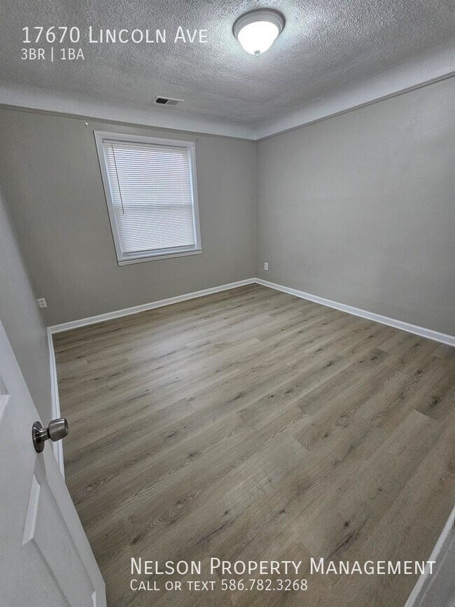 Foto del edificio - 17670 Lincoln Ave