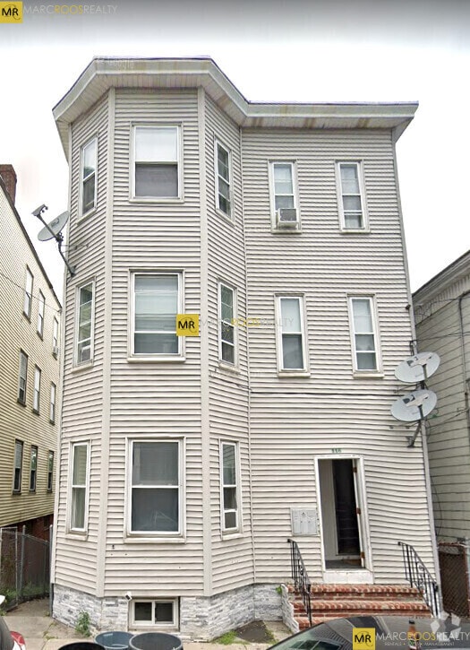 Building Photo - 116 Falcon St