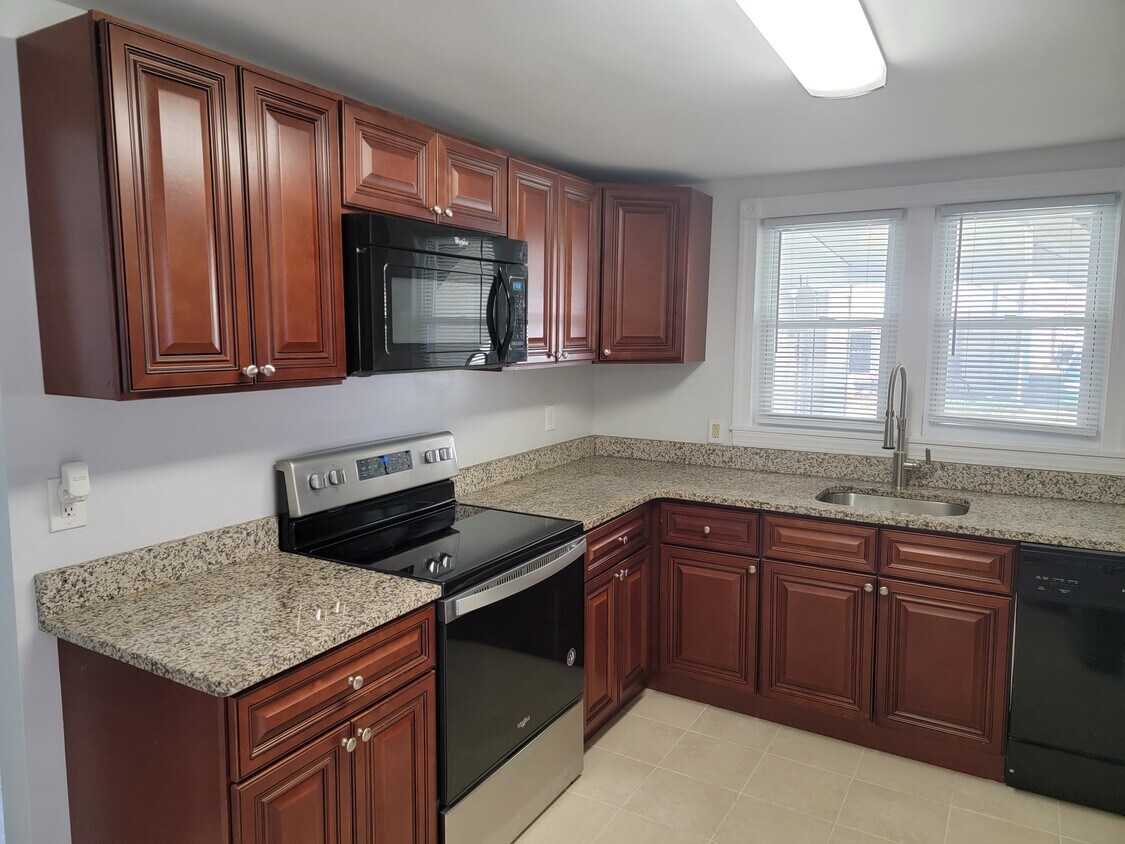 kitchen - 209 Bridge St