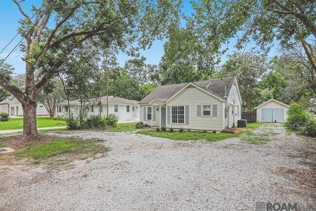 Building Photo - 4314 Mimosa St