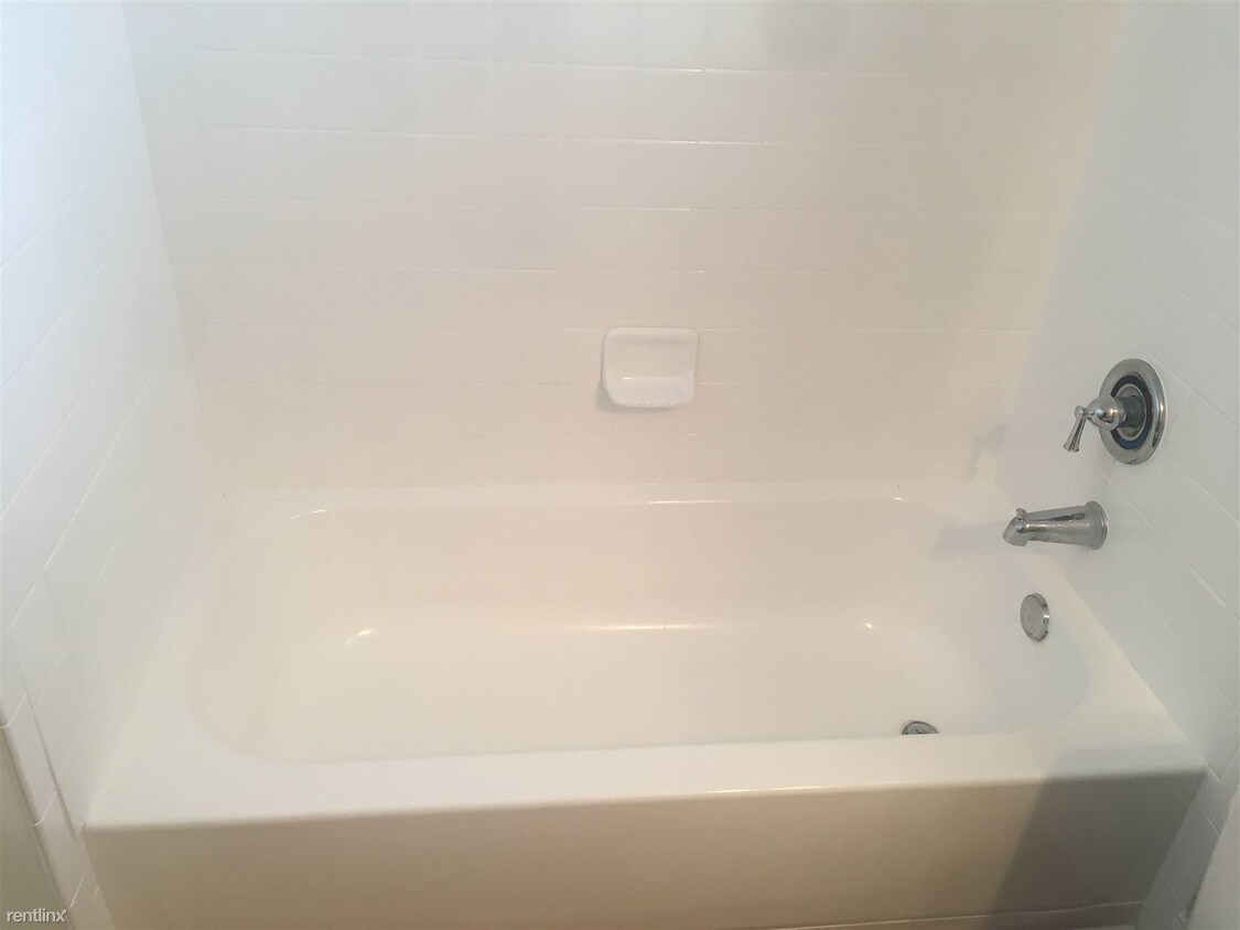 Building Photo - 2 br, 2 bath Apartment - 400 SW 9th St # N