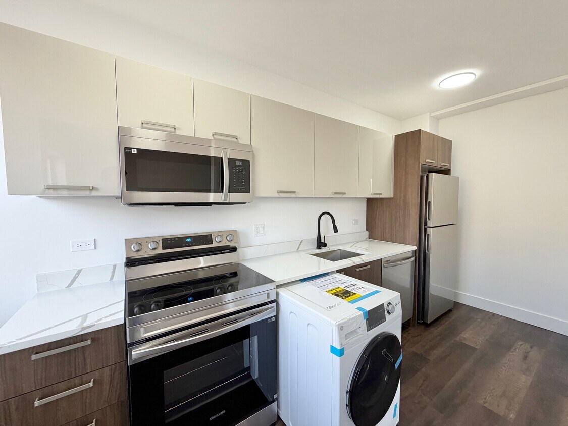 Foto principal - 5647 N Ashland Ave