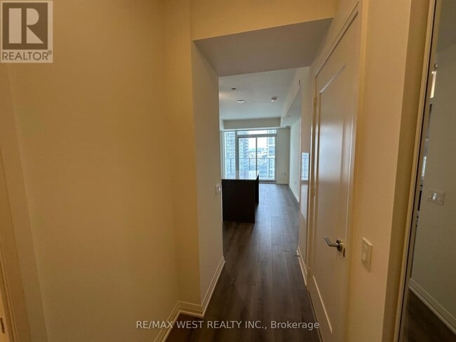 Building Photo - 8960 Jane St