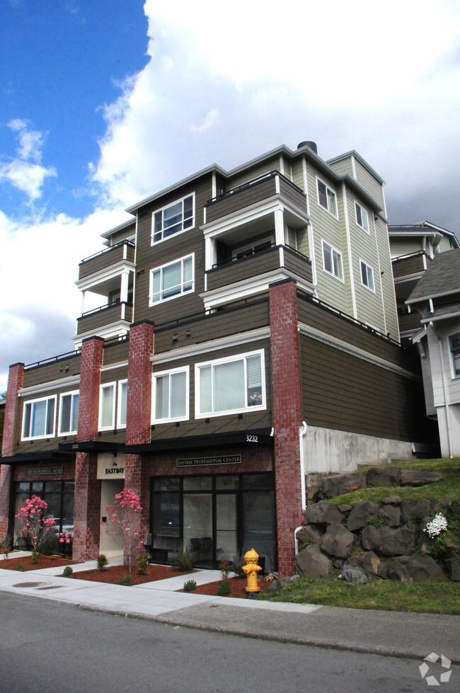 Building Photo - Eastbay Apartments