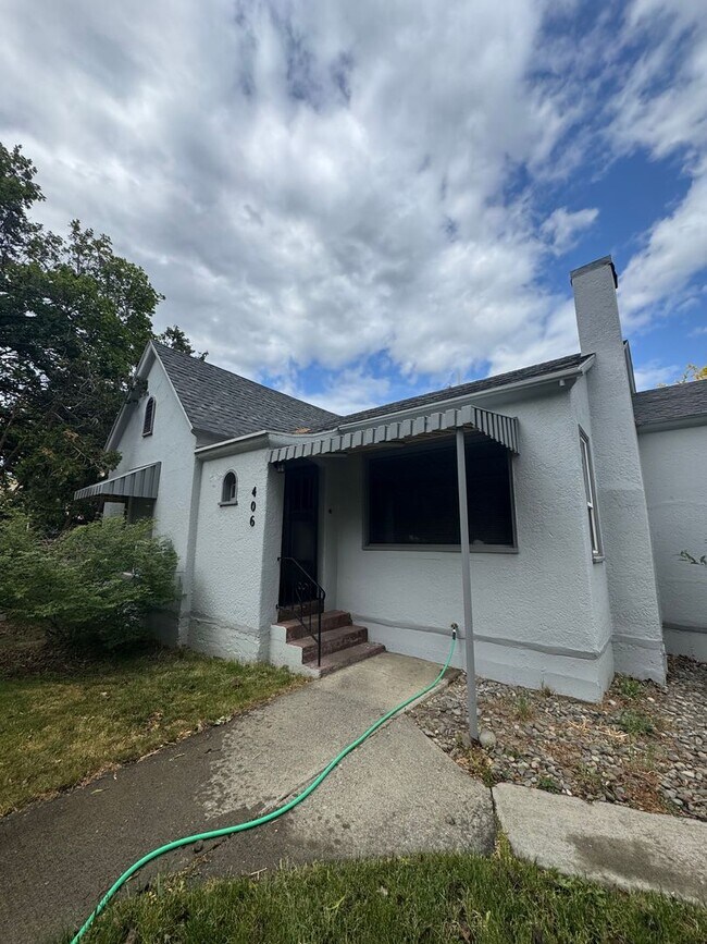 Foto del edificio - Charming 3 Bed Rental in Prime Location