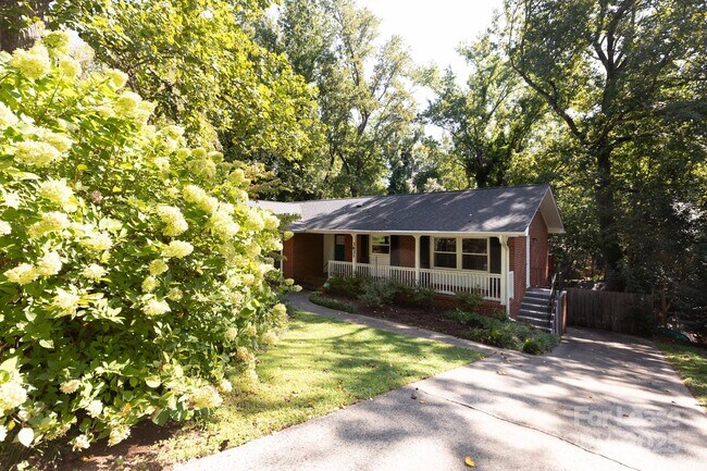 Foto del edificio - 3631 Havenwood Rd