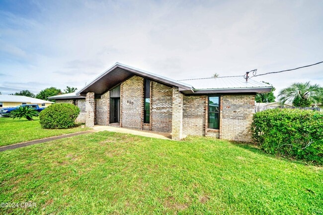 Foto del edificio - 1820 W 24th St