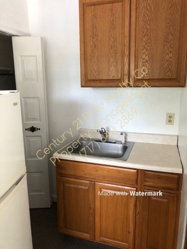Building Photo - 1 Bedroom Efficiency Apartment All Utilities Included