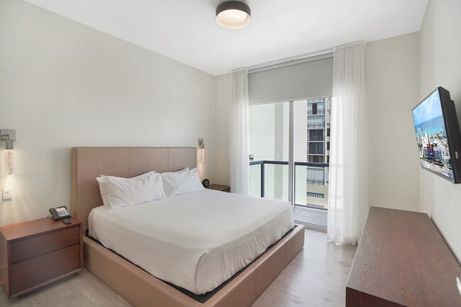 Foto del edificio - 777 N Ocean Dr