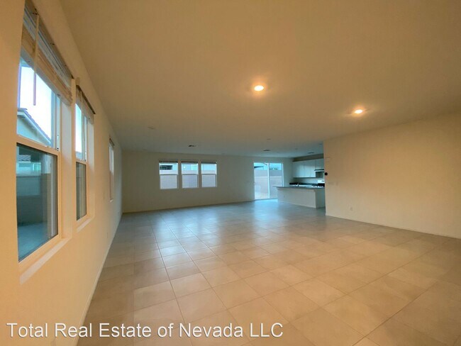 Foto del edificio - 5 br, 4.5 bath House - 5961 Bruselas St