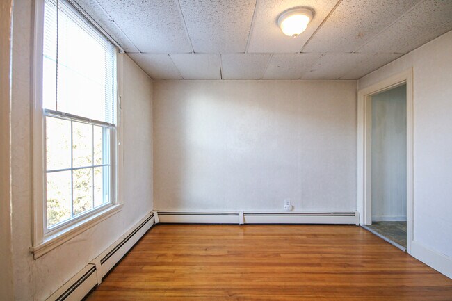Building Photo - 29 Saint Lawrence St