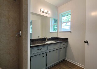 Building Photo - 12303 Meadow Berry Dr