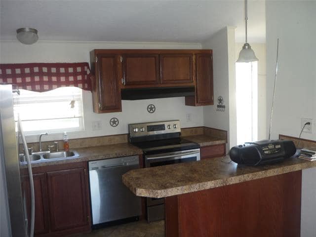 Building Photo - 5100 Tanglewood Dr