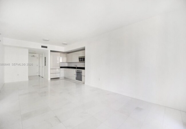 Building Photo - 1010 Brickell Ave