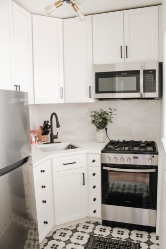 Kitchen - 30 Lake St