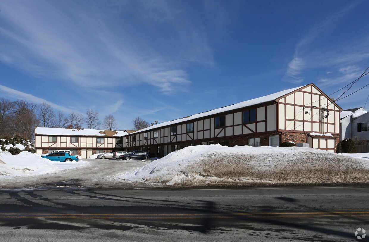 Foto principal - Meriden Rd Townhouses