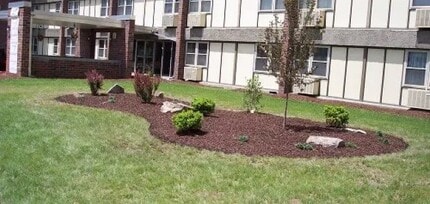 Building Photo - 350 Market St