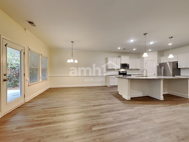 Foto del edificio - 317 Golf Rd