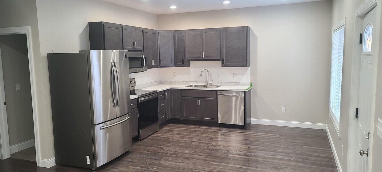 Foto principal - 1204 Koestner St