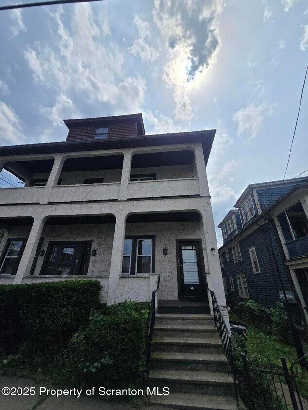 Foto principal - 536 Fig St