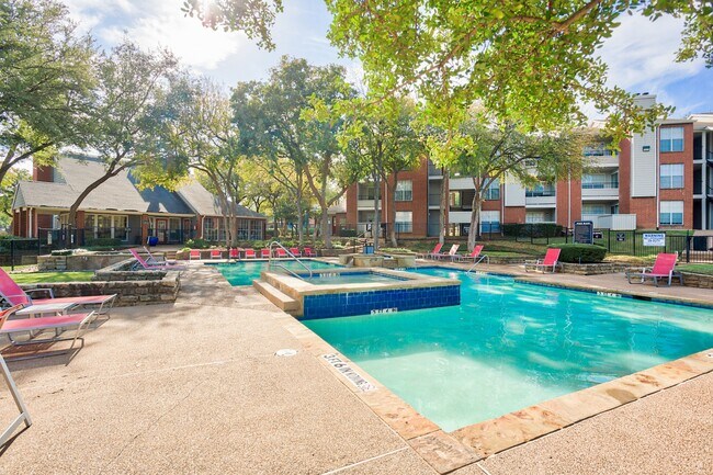 Foto del edificio - The Trails Apartments